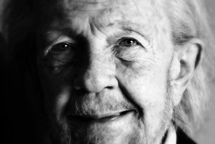 1236225681-1ea718cfa2fb494e28a734007beb7647